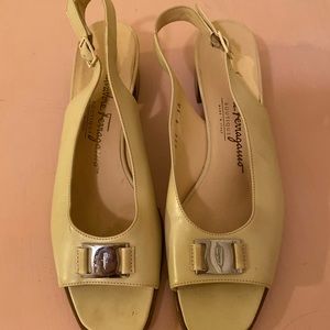 Salvatore Ferragamo nude beige sling back size 8